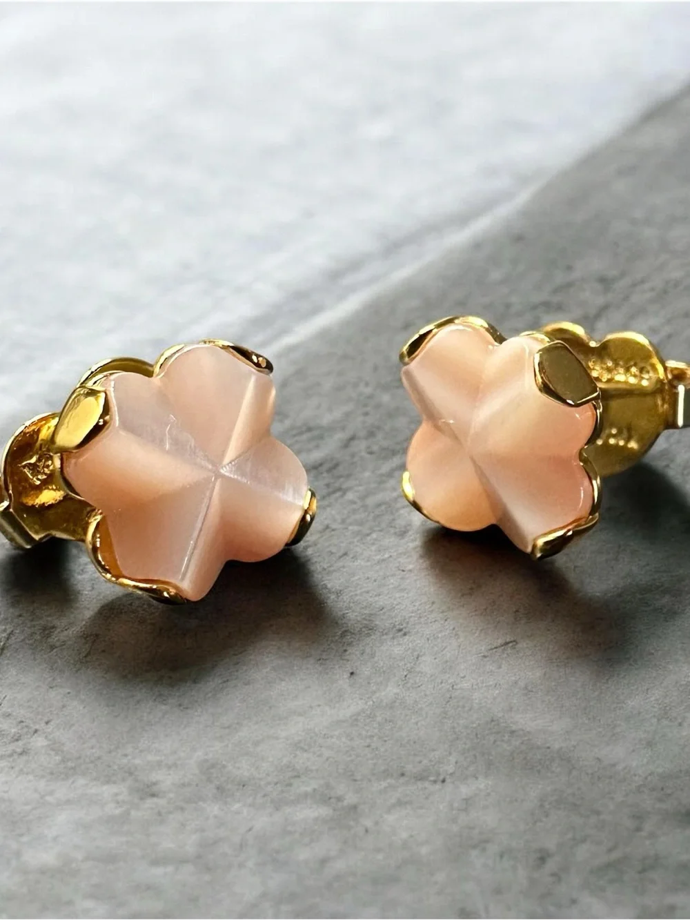 New Kate Spade New York Spade Flower Gold Studs on Kate Spade Earring Card